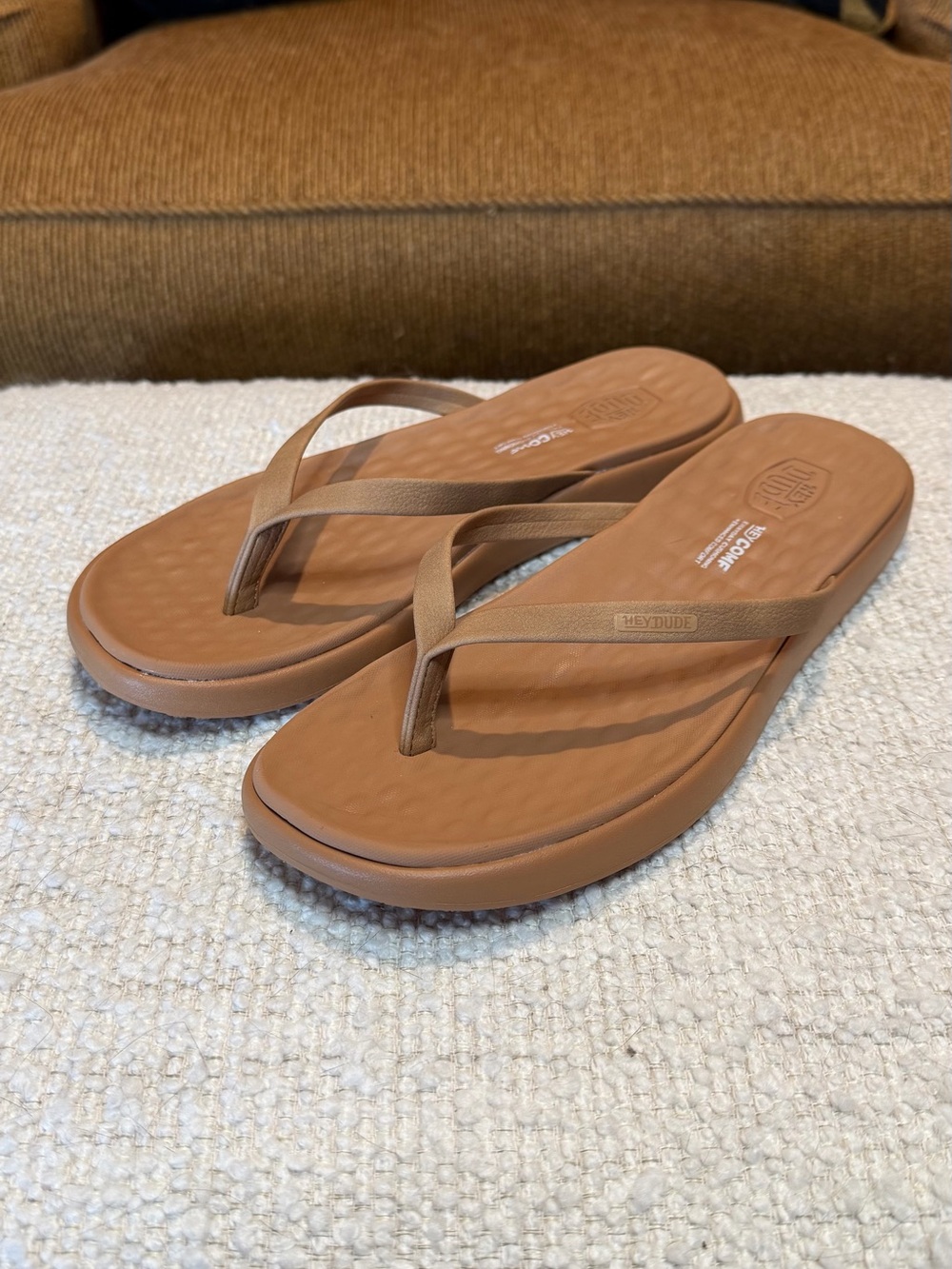 HEY DUDE Women’s Maui Breeze Flip Size 10 in Tan